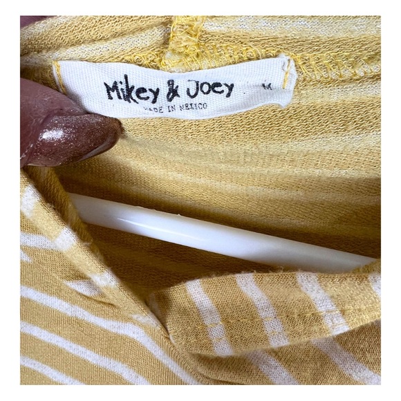 Lightweight cropped hooded mustard yellow striped pullover Mikey and Joey size m - Picture 3 of 3